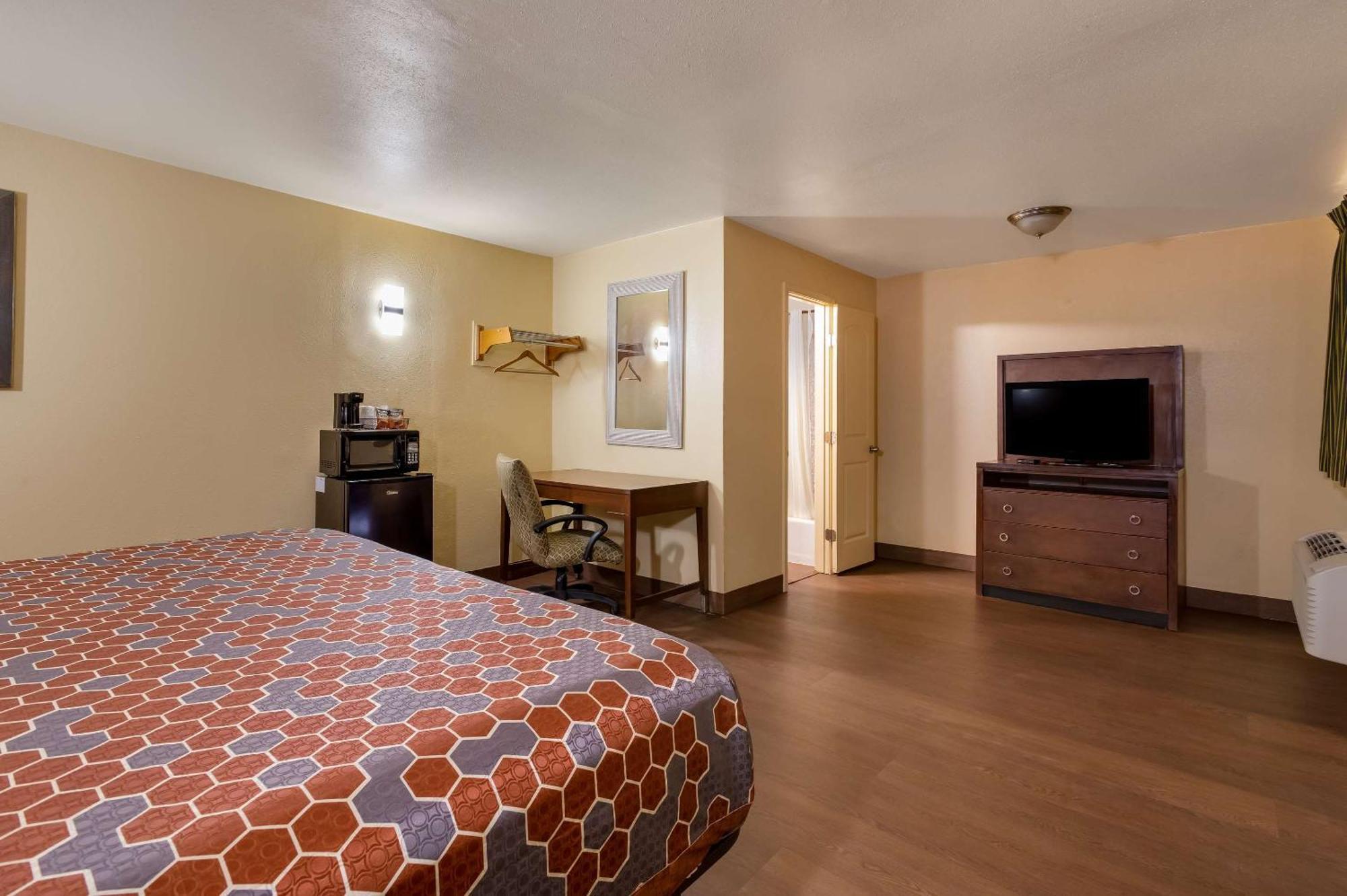 Rodeway Inn & Suites East New Orleans Ngoại thất bức ảnh