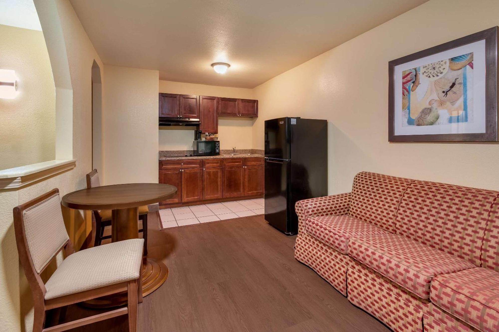 Rodeway Inn & Suites East New Orleans Ngoại thất bức ảnh